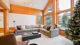 Summit Chalet - Image 2