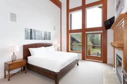 Big Sky Chalet - Image 4