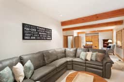Meadow Green Chalet - Image 3
