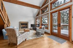 Meadow Green Chalet - Image 2