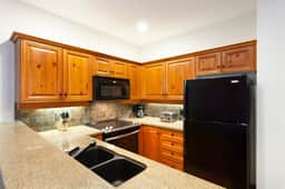 Close to Village, Shared Hot Tub, Parking, Shuttle - Image 5