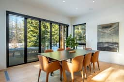 Luxury Ski Chalet with Hot Tub, Gym & Media Room - Image 4