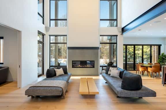 Luxury Ski Chalet with Hot Tub, Gym & Media Room - Image 1