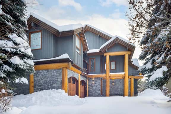 Big Sky Chalet - Spacious mountain chalet with hot tub - Image 1