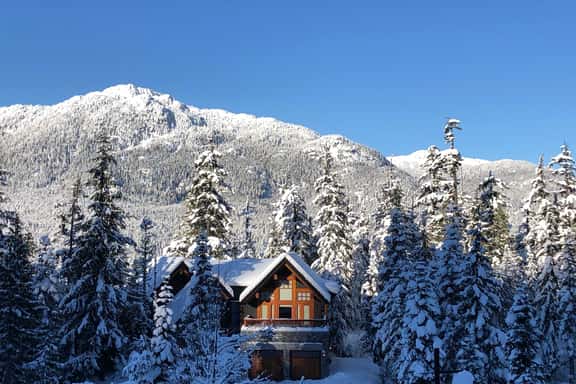Pet-friendly chalet w/ ski access & hot tub - Image 1