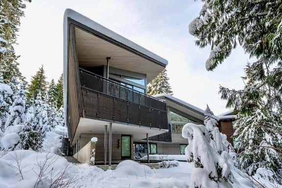 Luxury true ski-in/out chalet w/ hot tub - Image 1