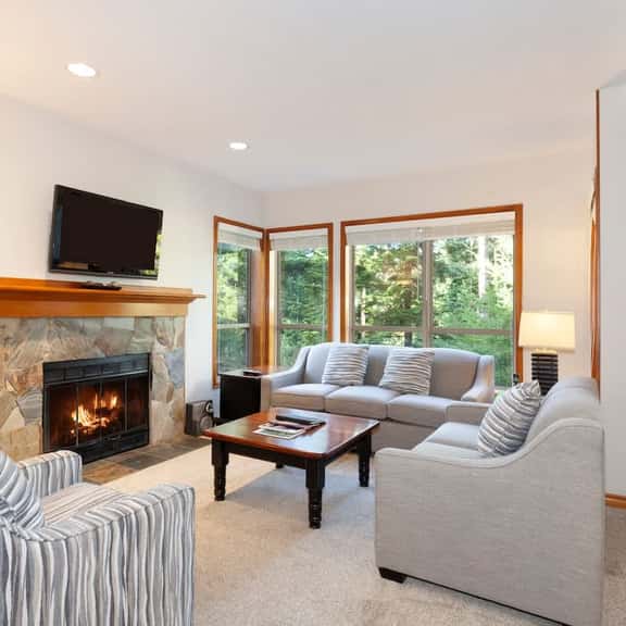 Close to Village, Shared Hot Tub, Parking, Shuttle - Image 1