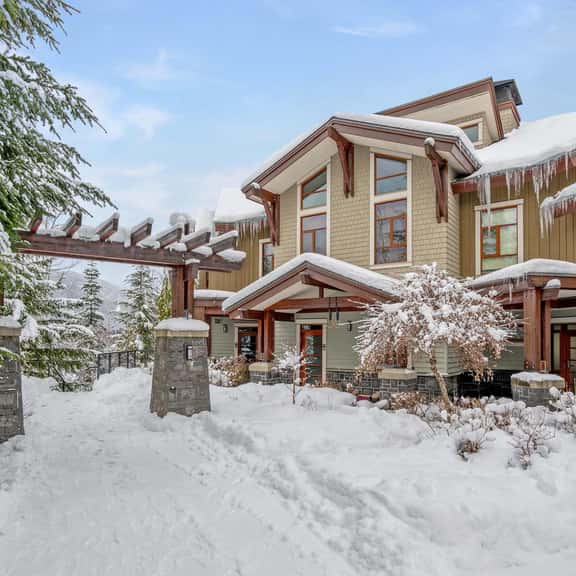 Luxury townhome near village w/ hot tub - Image 1