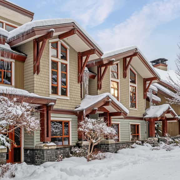 Townhome near village w/ hot tub & garage - Image 1