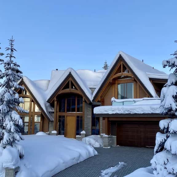 Luxury Chalet with Jacuzzi, Heated Pool, & Theatre - Image 1