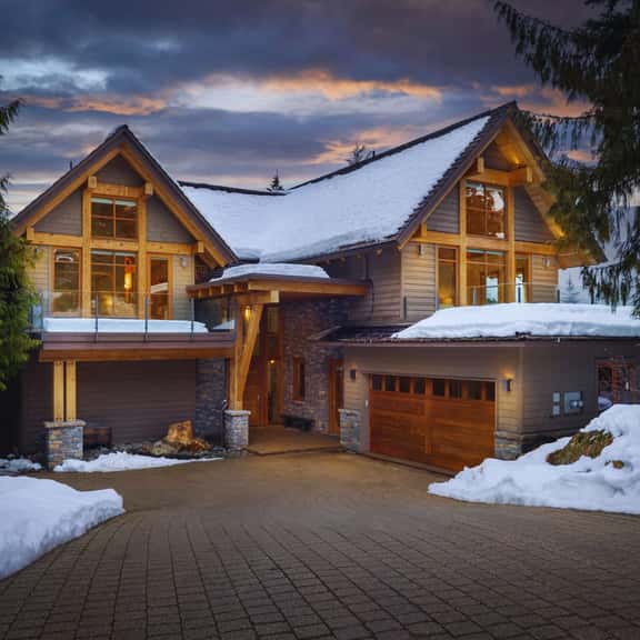 Luxury ski-in/out chalet w/ hot tub & steam room - Image 1