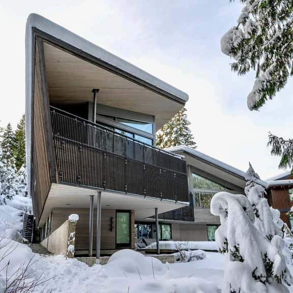 Luxury true ski-in/out chalet w/ hot tub - Image 1