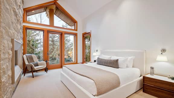 Summit Chalet - Image 4