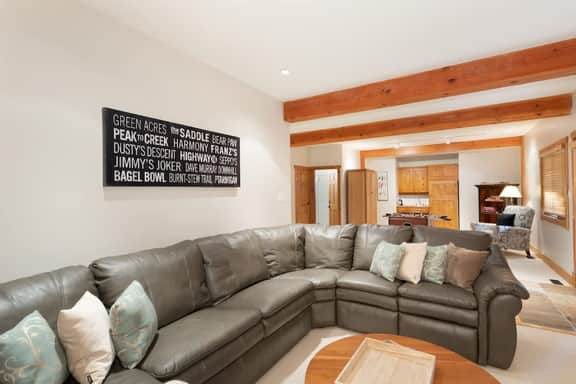 Meadow Green Chalet - Image 3