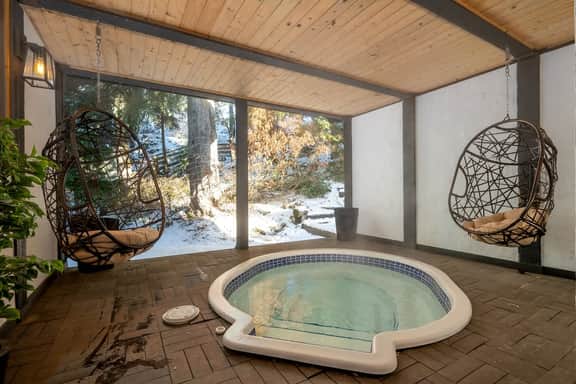 Chalet Whistler - Image 4