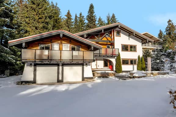 Chalet Whistler - Image 2