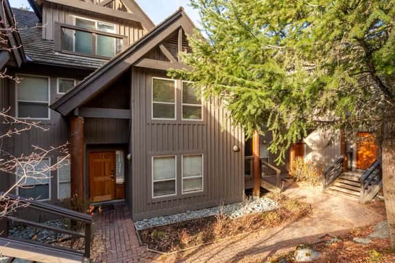 Close to Village, Shared Hot Tub, Parking, Shuttle - Image 4