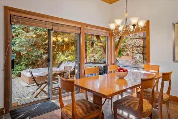 Townhome Near to Village w/ Private Hot Tub - Image 3