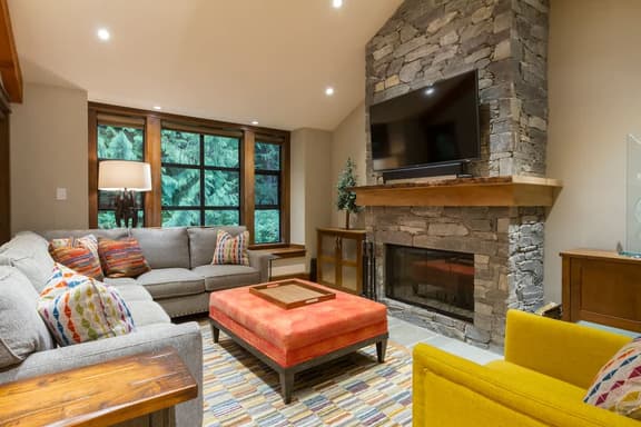 Woods Chalet - Image 1